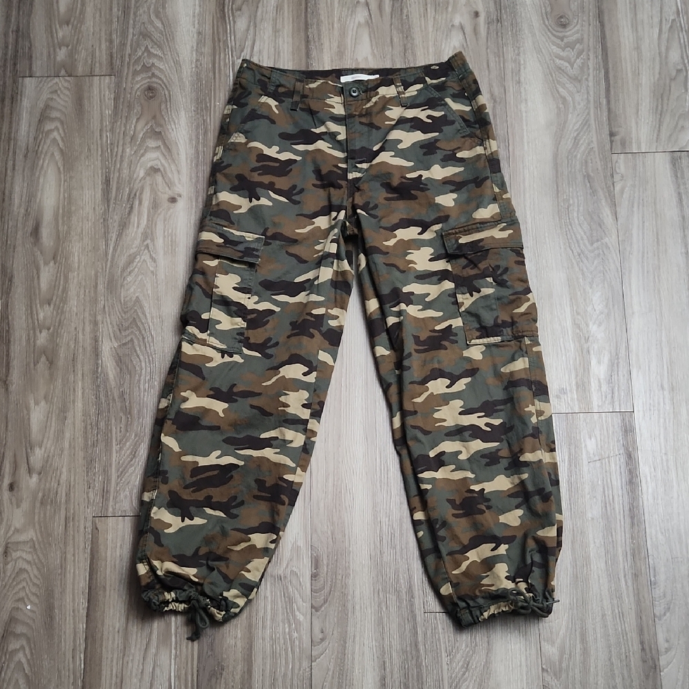 Levi's '94 Baggy Camo Cargo Loose Hip Thigh Adjustable Hem Women's Pants Y2K